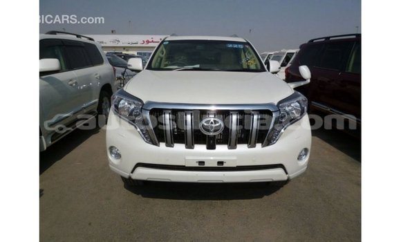 Acheter Import Voiture Toyota Prado Blanc à Import - Dubai, Anse-la-Raye Acheter Import Voiture Toyota Prado Blanc à Import - Dubai, Anse-la-Raye