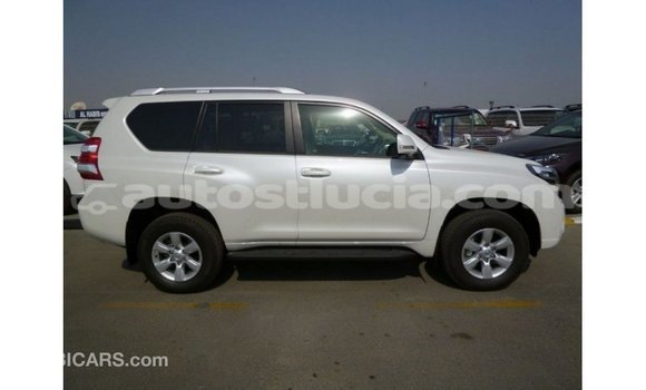 Acheter Import Voiture Toyota Prado Blanc à Import - Dubai, Anse-la-Raye Acheter Import Voiture Toyota Prado Blanc à Import - Dubai, Anse-la-Raye