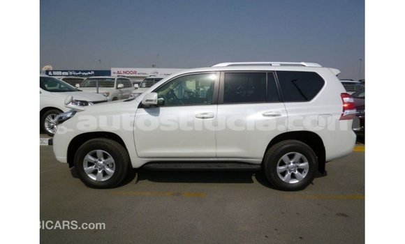 Acheter Import Voiture Toyota Prado Blanc à Import - Dubai, Anse-la-Raye Acheter Import Voiture Toyota Prado Blanc à Import - Dubai, Anse-la-Raye