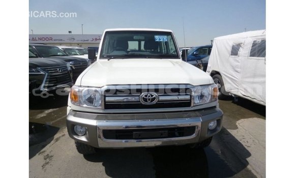 Buy Import Toyota Land Cruiser White Car in Import - Dubai in Anse-la-Raye Buy Import Toyota Land Cruiser White Car in Import - Dubai in Anse-la-Raye