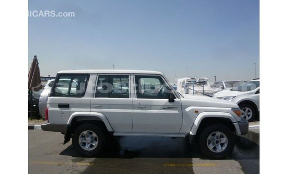 Buy Import Toyota Land Cruiser White Car in Import - Dubai in Anse-la-Raye Buy Import Toyota Land Cruiser White Car in Import - Dubai in Anse-la-Raye