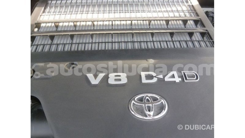 Big with watermark toyota land cruiser anse la raye import dubai 2516