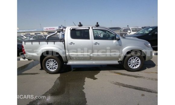 Buy Import Toyota Hilux Other Car in Import - Dubai in Anse-la-Raye Buy Import Toyota Hilux Other Car in Import - Dubai in Anse-la-Raye