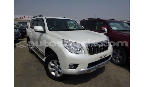 Acheter Import Voiture Toyota Prado Blanc à Import - Dubai, Anse-la-Raye Acheter Import Voiture Toyota Prado Blanc à Import - Dubai, Anse-la-Raye