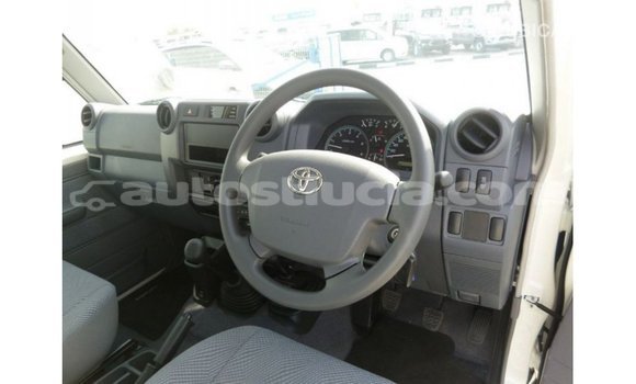 Buy Import Toyota Land Cruiser White Car in Import - Dubai in Anse-la-Raye Buy Import Toyota Land Cruiser White Car in Import - Dubai in Anse-la-Raye