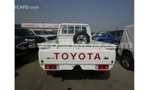 Buy Import Toyota Land Cruiser White Car in Import - Dubai in Anse-la-Raye Buy Import Toyota Land Cruiser White Car in Import - Dubai in Anse-la-Raye
