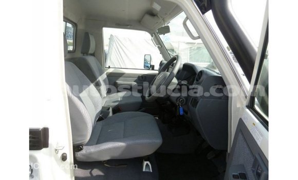 Buy Import Toyota Land Cruiser White Car in Import - Dubai in Anse-la-Raye Buy Import Toyota Land Cruiser White Car in Import - Dubai in Anse-la-Raye