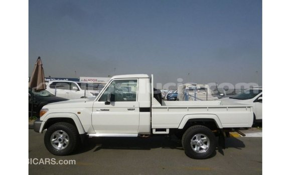 Buy Import Toyota Land Cruiser White Car in Import - Dubai in Anse-la-Raye Buy Import Toyota Land Cruiser White Car in Import - Dubai in Anse-la-Raye