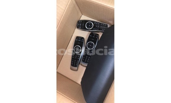 Acheter Import Voiture Mercedes-Benz 190 (W201) Noir à Import - Dubai, Anse-la-Raye Acheter Import Voiture Mercedes-Benz 190 (W201) Noir à Import - Dubai, Anse-la-Raye