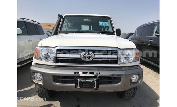 Buy Import Toyota Land Cruiser White Car in Import - Dubai in Anse-la-Raye Buy Import Toyota Land Cruiser White Car in Import - Dubai in Anse-la-Raye