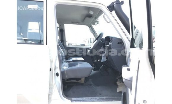 Buy Import Toyota Land Cruiser White Car in Import - Dubai in Anse-la-Raye Buy Import Toyota Land Cruiser White Car in Import - Dubai in Anse-la-Raye