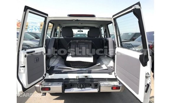 Buy Import Toyota Land Cruiser White Car in Import - Dubai in Anse-la-Raye Buy Import Toyota Land Cruiser White Car in Import - Dubai in Anse-la-Raye