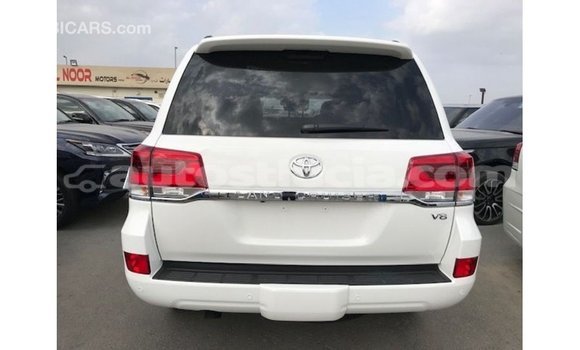 Buy Import Toyota Land Cruiser White Car in Import - Dubai in Anse-la-Raye Buy Import Toyota Land Cruiser White Car in Import - Dubai in Anse-la-Raye