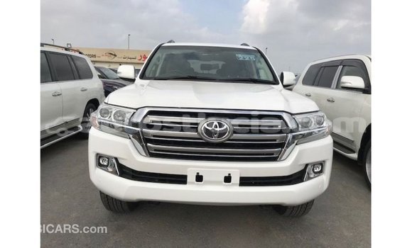 Buy Import Toyota Land Cruiser White Car in Import - Dubai in Anse-la-Raye Buy Import Toyota Land Cruiser White Car in Import - Dubai in Anse-la-Raye