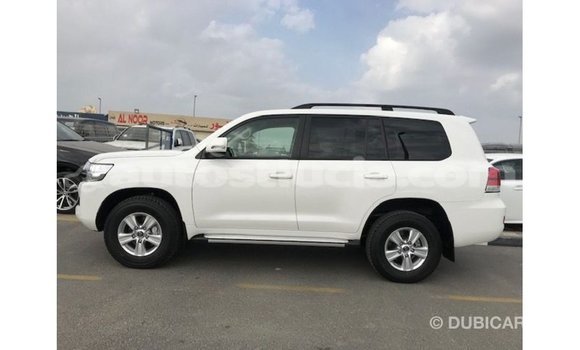 Buy Import Toyota Land Cruiser White Car in Import - Dubai in Anse-la-Raye Buy Import Toyota Land Cruiser White Car in Import - Dubai in Anse-la-Raye
