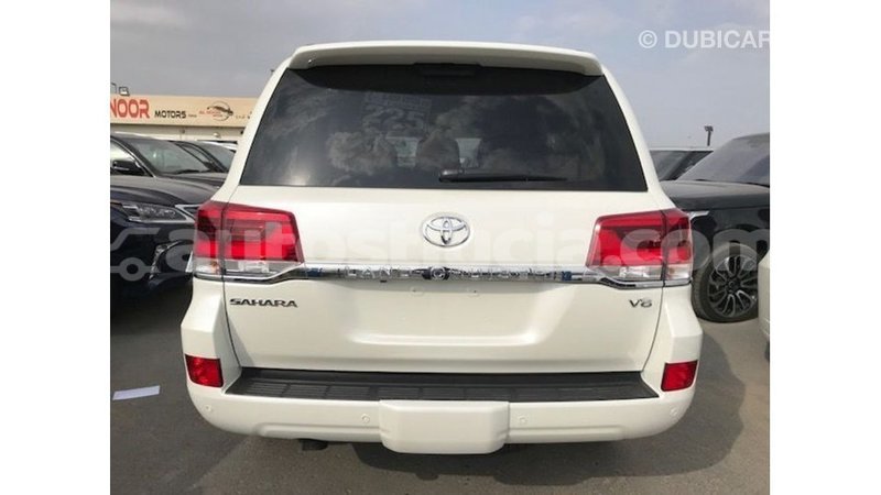 Big with watermark toyota land cruiser anse la raye import dubai 2550