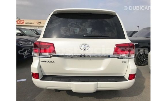 Buy Import Toyota Land Cruiser White Car in Import - Dubai in Anse-la-Raye Buy Import Toyota Land Cruiser White Car in Import - Dubai in Anse-la-Raye