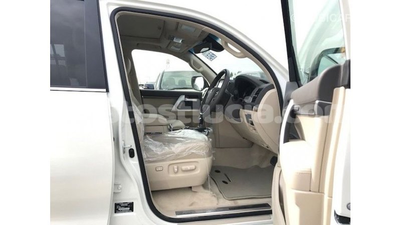Big with watermark toyota land cruiser anse la raye import dubai 2550