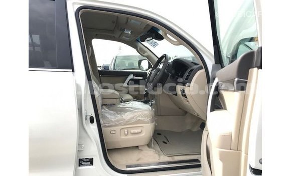 Buy Import Toyota Land Cruiser White Car in Import - Dubai in Anse-la-Raye Buy Import Toyota Land Cruiser White Car in Import - Dubai in Anse-la-Raye