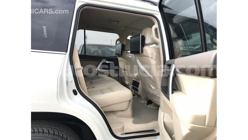 Big with watermark toyota land cruiser anse la raye import dubai 2550