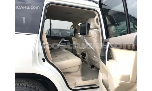 Buy Import Toyota Land Cruiser White Car in Import - Dubai in Anse-la-Raye Buy Import Toyota Land Cruiser White Car in Import - Dubai in Anse-la-Raye