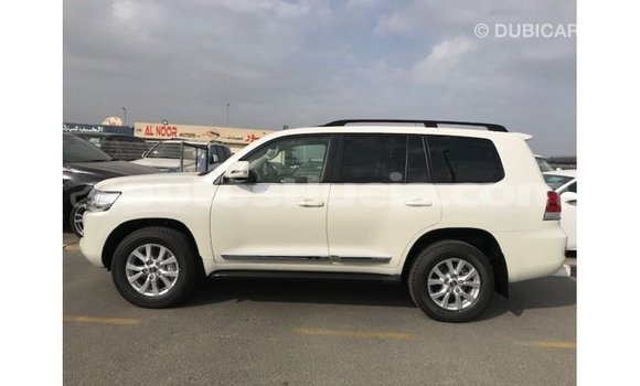 Buy Import Toyota Land Cruiser White Car in Import - Dubai in Anse-la-Raye Buy Import Toyota Land Cruiser White Car in Import - Dubai in Anse-la-Raye