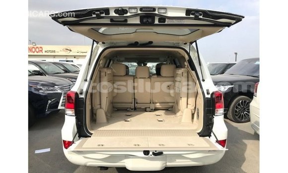 Buy Import Toyota Land Cruiser White Car in Import - Dubai in Anse-la-Raye Buy Import Toyota Land Cruiser White Car in Import - Dubai in Anse-la-Raye