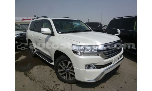 Acheter Import Voiture Toyota Land Cruiser Blanc à Import - Dubai, Anse-la-Raye Acheter Import Voiture Toyota Land Cruiser Blanc à Import - Dubai, Anse-la-Raye