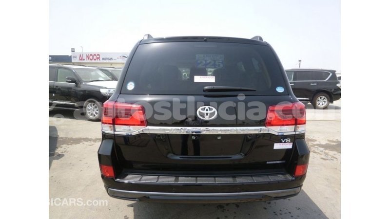 Big with watermark toyota land cruiser anse la raye import dubai 2560