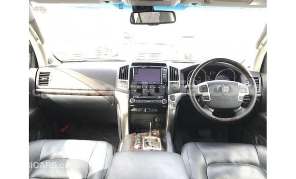 Buy Import Toyota Land Cruiser White Car in Import - Dubai in Anse-la-Raye Buy Import Toyota Land Cruiser White Car in Import - Dubai in Anse-la-Raye