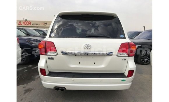 Buy Import Toyota Land Cruiser White Car in Import - Dubai in Anse-la-Raye Buy Import Toyota Land Cruiser White Car in Import - Dubai in Anse-la-Raye