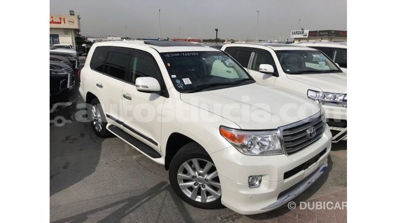 Big with watermark toyota land cruiser anse la raye import dubai 2566