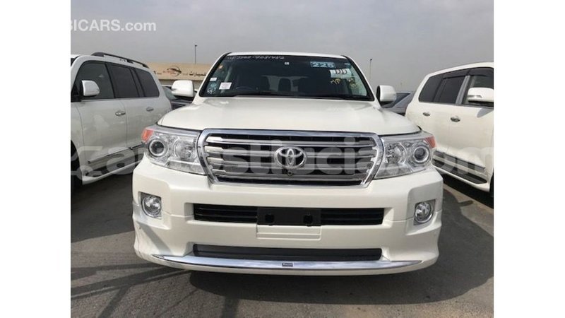 Big with watermark toyota land cruiser anse la raye import dubai 2566