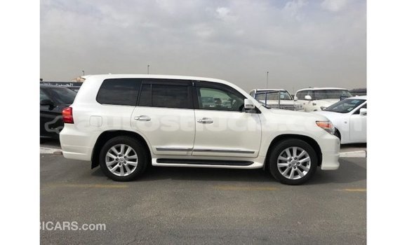 Buy Import Toyota Land Cruiser White Car in Import - Dubai in Anse-la-Raye Buy Import Toyota Land Cruiser White Car in Import - Dubai in Anse-la-Raye