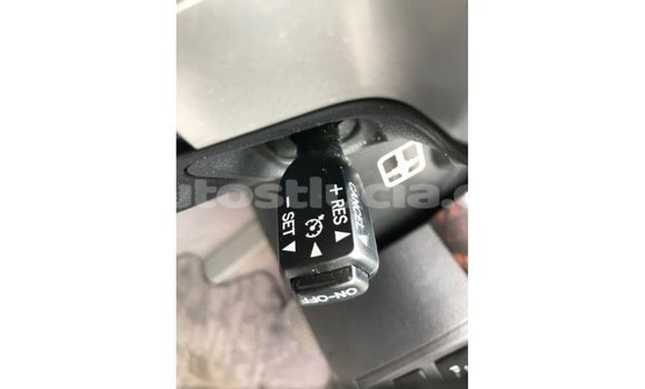 Buy Import Toyota Land Cruiser White Car in Import - Dubai in Anse-la-Raye Buy Import Toyota Land Cruiser White Car in Import - Dubai in Anse-la-Raye