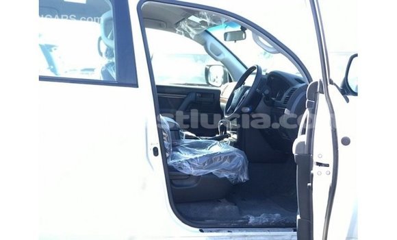 Buy Import Toyota Land Cruiser White Car in Import - Dubai in Anse-la-Raye Buy Import Toyota Land Cruiser White Car in Import - Dubai in Anse-la-Raye