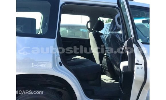 Buy Import Toyota Land Cruiser White Car in Import - Dubai in Anse-la-Raye Buy Import Toyota Land Cruiser White Car in Import - Dubai in Anse-la-Raye