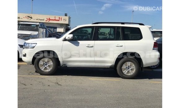 Buy Import Toyota Land Cruiser White Car in Import - Dubai in Anse-la-Raye Buy Import Toyota Land Cruiser White Car in Import - Dubai in Anse-la-Raye