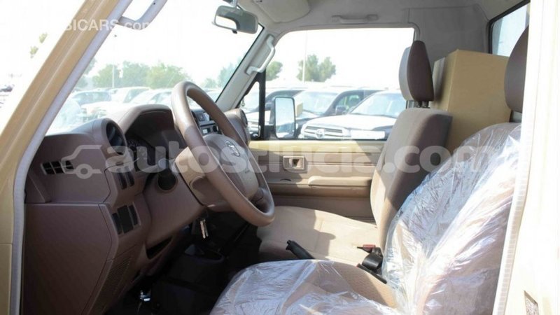 Big with watermark toyota land cruiser anse la raye import dubai 2575