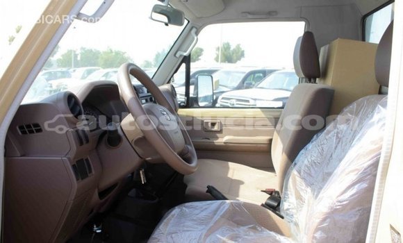 Buy Import Toyota Land Cruiser Beige Car in Import - Dubai in Anse-la-Raye Buy Import Toyota Land Cruiser Beige Car in Import - Dubai in Anse-la-Raye
