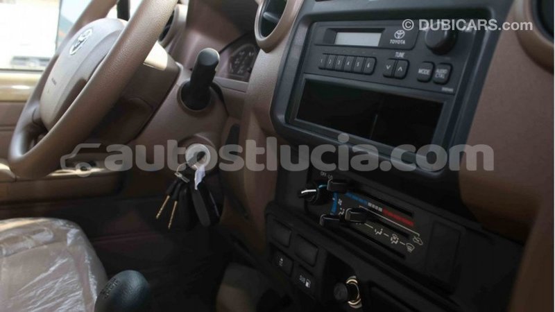 Big with watermark toyota land cruiser anse la raye import dubai 2575
