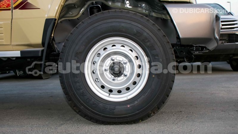 Big with watermark toyota land cruiser anse la raye import dubai 2577