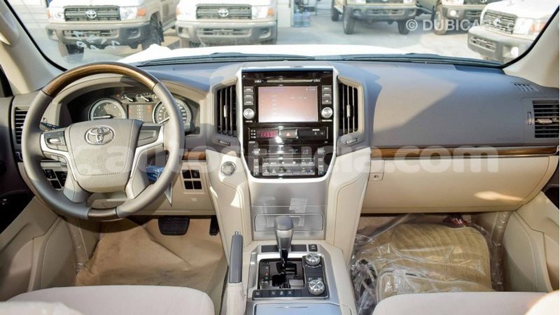 Big with watermark toyota land cruiser anse la raye import dubai 2581