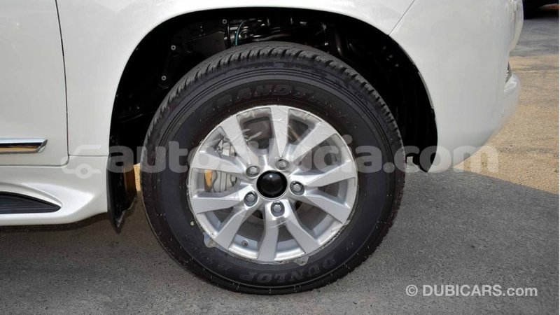 Big with watermark toyota land cruiser anse la raye import dubai 2581