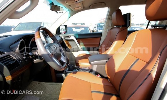 Acheter Import Voiture Toyota Prado Blanc à Import - Dubai, Anse-la-Raye Acheter Import Voiture Toyota Prado Blanc à Import - Dubai, Anse-la-Raye