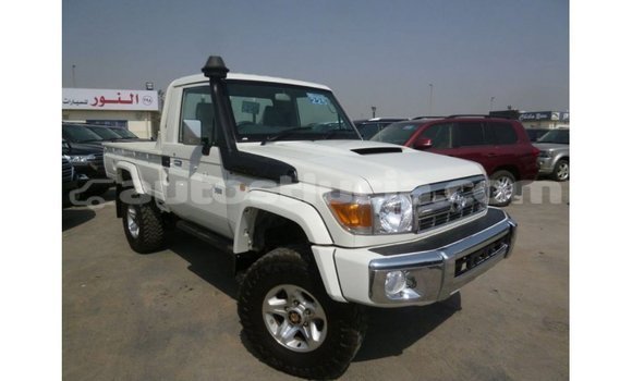 Buy Import Toyota Land Cruiser White Car in Import - Dubai in Anse-la-Raye Buy Import Toyota Land Cruiser White Car in Import - Dubai in Anse-la-Raye
