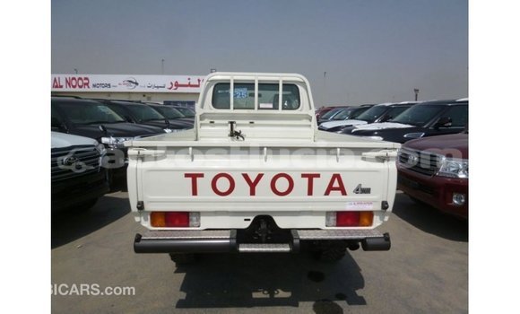 Buy Import Toyota Land Cruiser White Car in Import - Dubai in Anse-la-Raye Buy Import Toyota Land Cruiser White Car in Import - Dubai in Anse-la-Raye