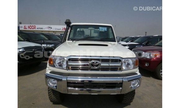 Buy Import Toyota Land Cruiser White Car in Import - Dubai in Anse-la-Raye Buy Import Toyota Land Cruiser White Car in Import - Dubai in Anse-la-Raye