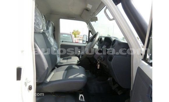 Buy Import Toyota Land Cruiser White Car in Import - Dubai in Anse-la-Raye Buy Import Toyota Land Cruiser White Car in Import - Dubai in Anse-la-Raye