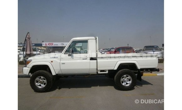 Buy Import Toyota Land Cruiser White Car in Import - Dubai in Anse-la-Raye Buy Import Toyota Land Cruiser White Car in Import - Dubai in Anse-la-Raye